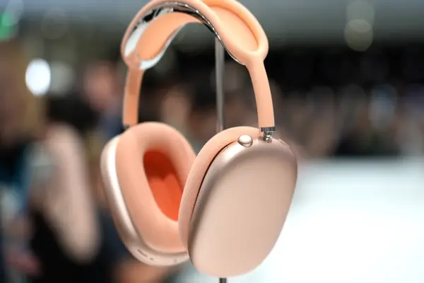 Apple phát hành lại bản cập nhật âm thanh lossless của AirPods Max sau thời gian trì hoãn ban đầu